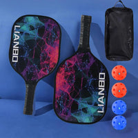 Set de jeux de pickleball avec deux raquettes et quatre balles ainsi que la housse de rangement